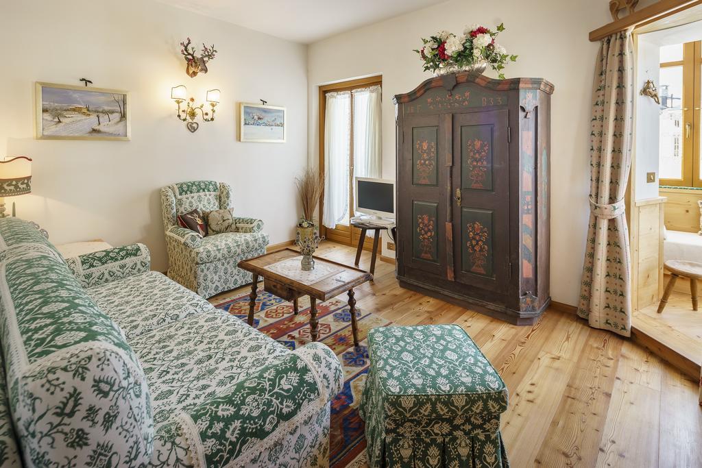 Villa Tullia - Stayincortina Cortina d'Ampezzo Bagian luar foto