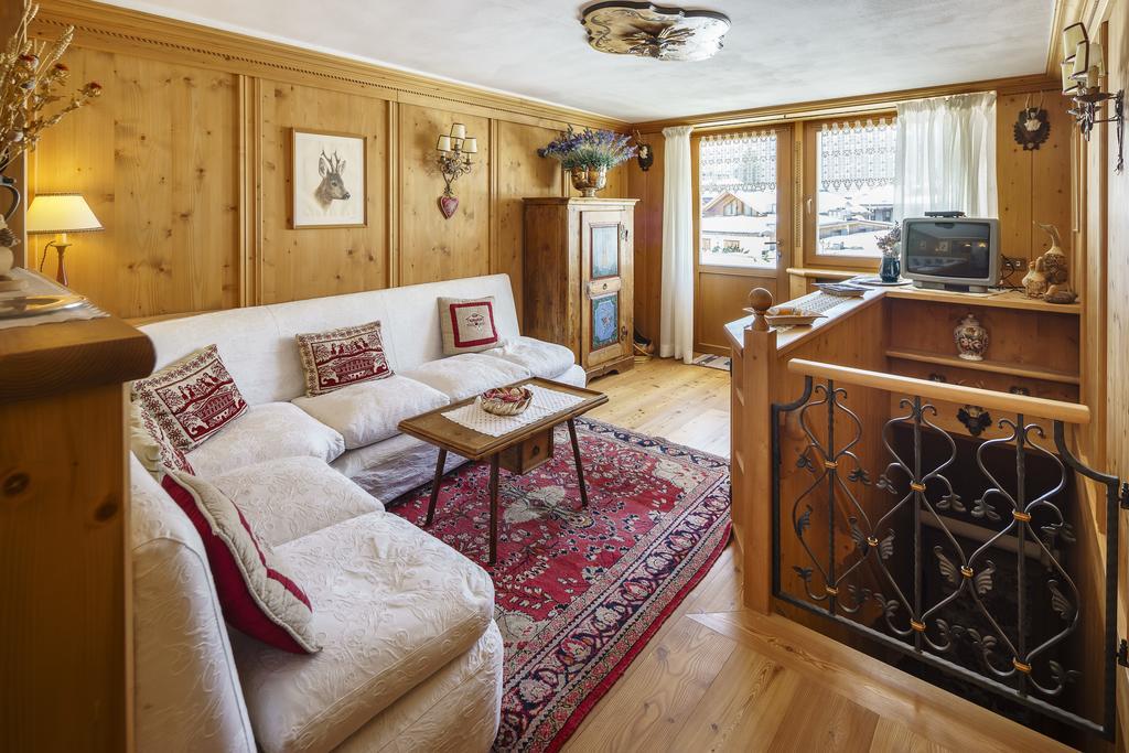 Villa Tullia - Stayincortina Cortina d'Ampezzo Bagian luar foto